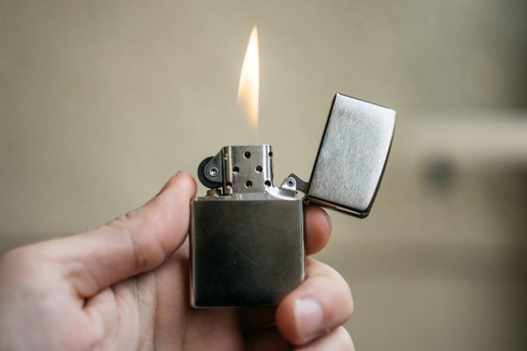 What Are the Burning Temperatures of Lighters?