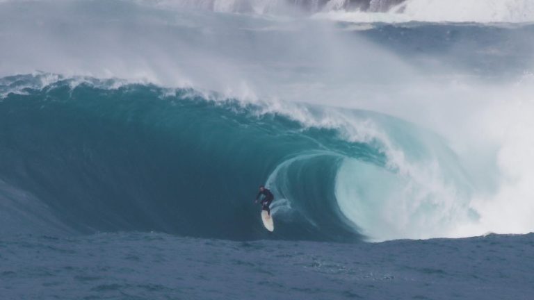 Massive Surf Swell Delivers 'Best Wave Ever Ridden in Sydney'