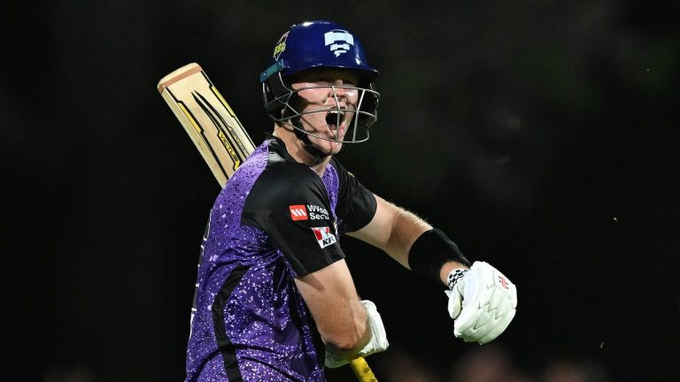 Mitchell Owen's Stunning 39-Ball Century Fuels Hurricanes' Title Push