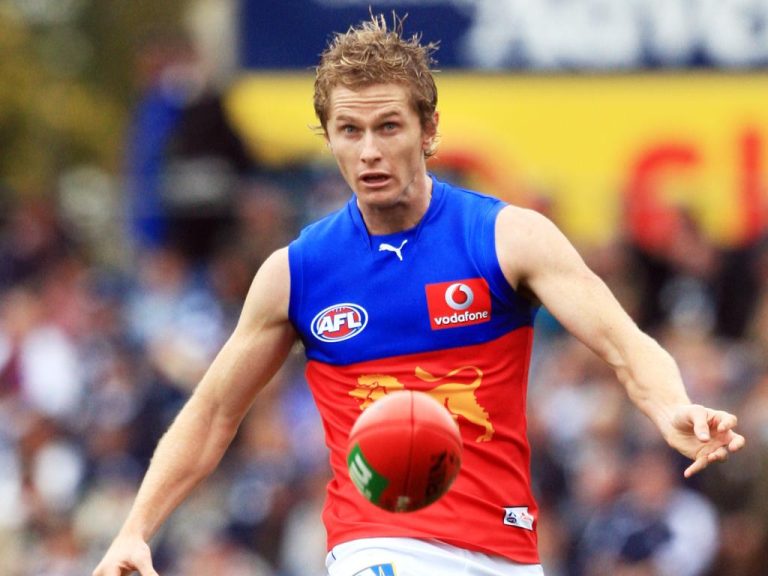 Tragic Loss: AFL Community Mourning Troy Selwood's Untimely Death at 40