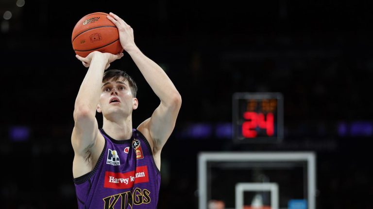 Inspiring Talk: Brian Goorjian Ignites Passion in Sydney Kings' Alex Toohey