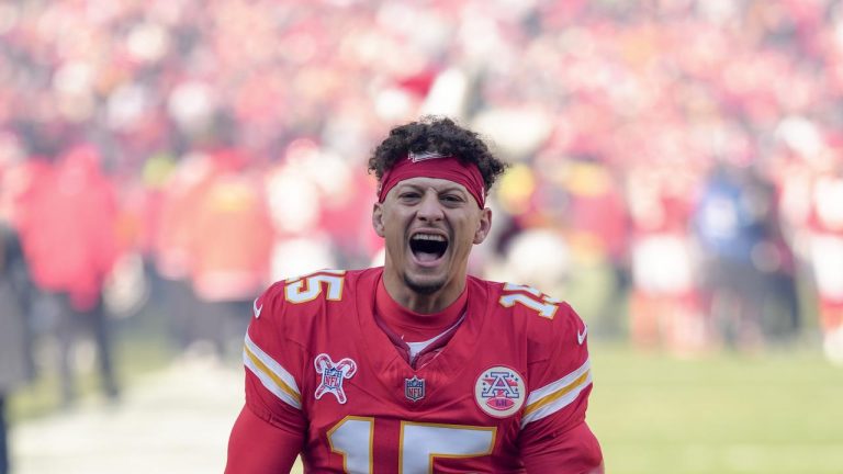 Mahomes Sparks Chiefs' NFL-Best Record; Ravens Dominate Rivals