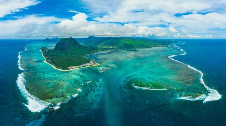 Exploring the Enigma of Underwater Waterfalls Understanding This Unique Natural Phenomenon